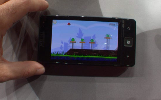 Angry Birds running on Windows Phone 7 Angry Birds running on Windows Phone 7